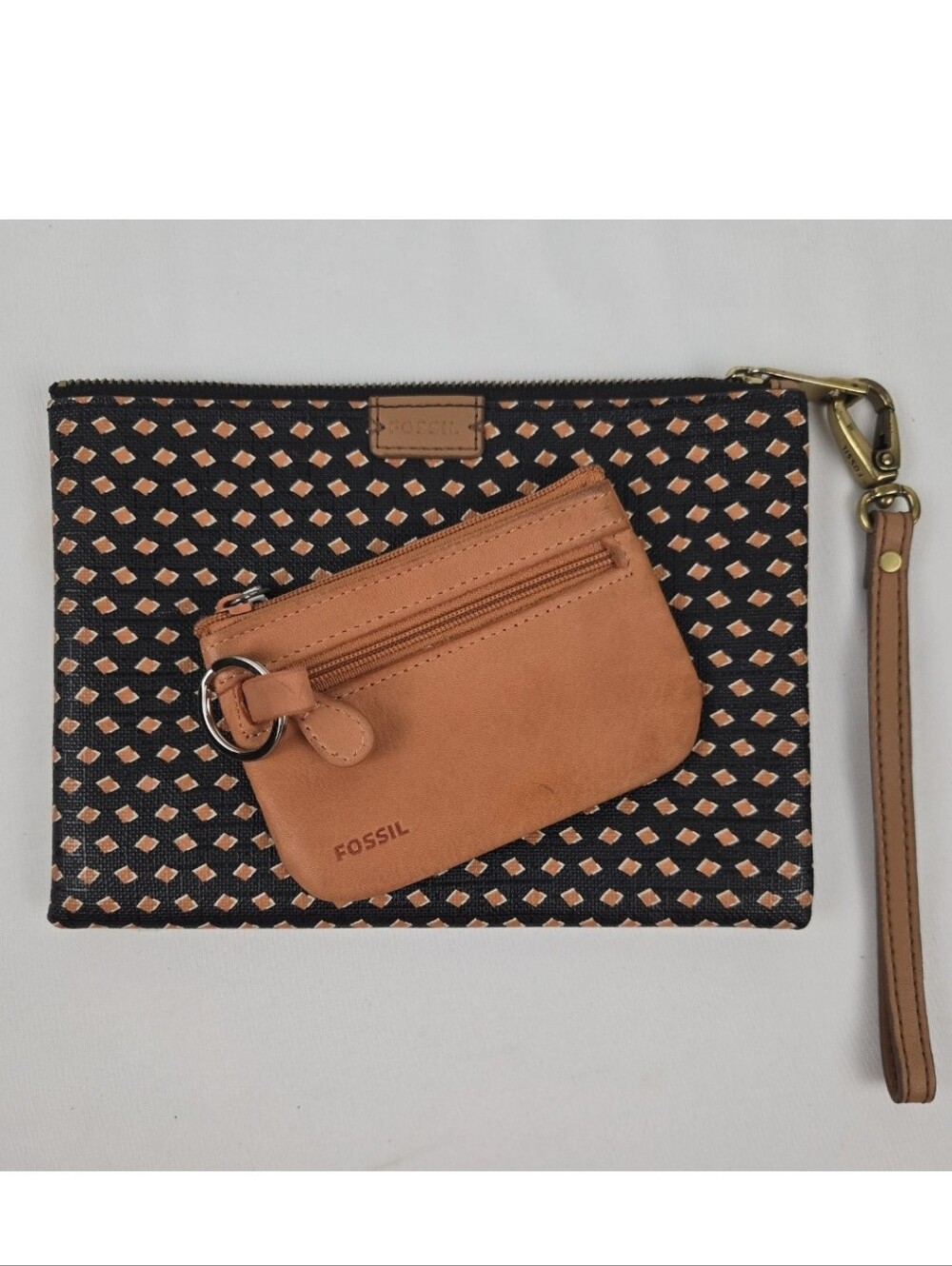 Fossil Women’s 1 Wristlet Accordion Coated Canvas B/W With  Leather Coin Purse